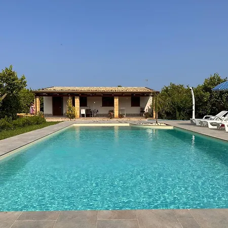 Villa Lorenzo Avola